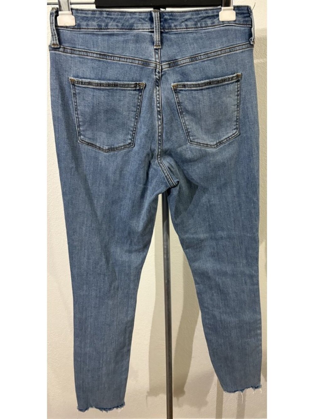 Universal Thread Womens Mid Rise Skinny Jeans Stretch Size 6/28 R 28X28 - Picture 6 of 13